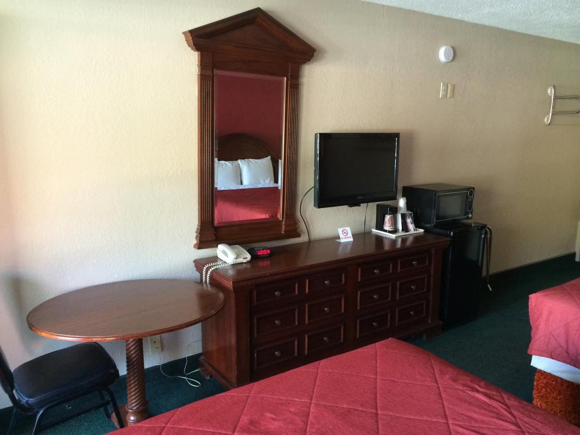 Bestway Inn Ruidoso Downs Ruang foto