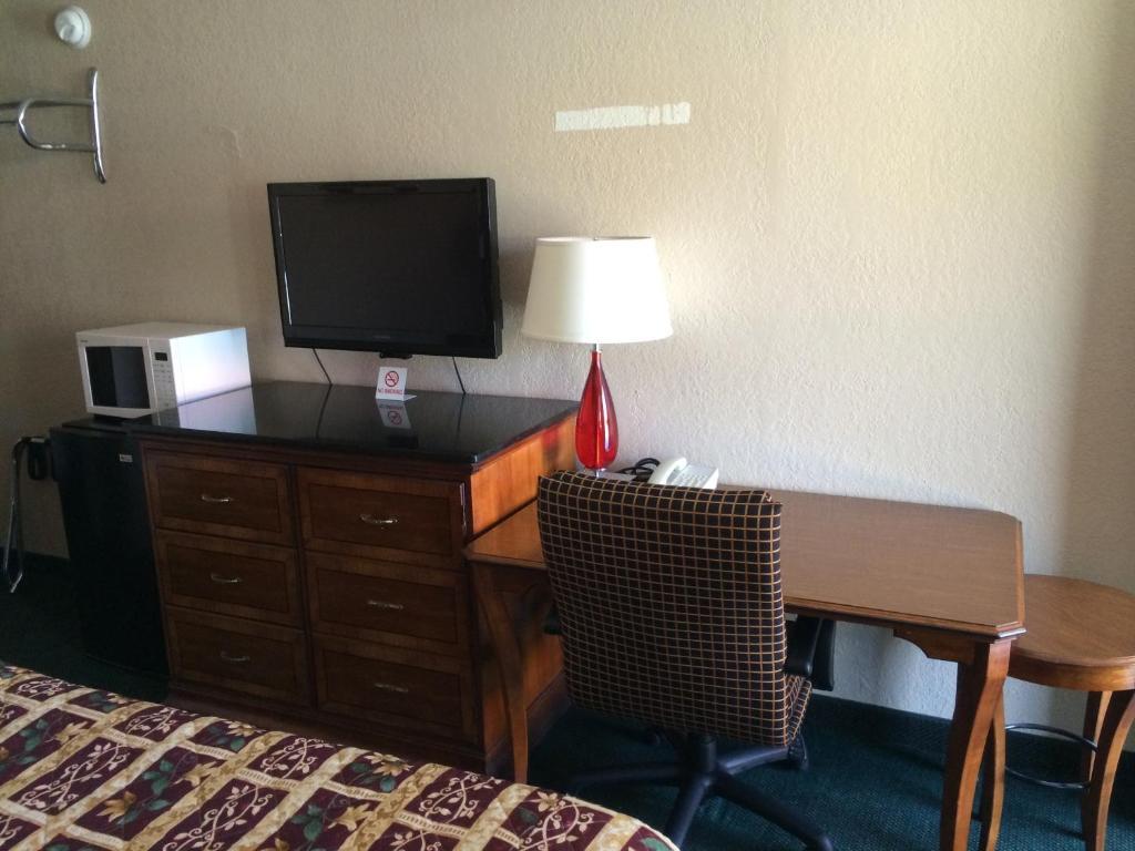 Bestway Inn Ruidoso Downs Ruang foto